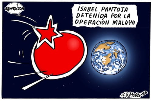 Un tomate acarcándose peligrosamente a la tierra 020507-pantoja.jpg