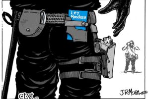 La mordaza que no cesa