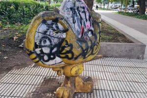 Gaturro, el personaje más vapuleado del Paseo de la Historieta