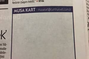 El gobierno de Erdogan detiene y encarcela a 13 periodistas en una redada en el diario Cumhuriyet.