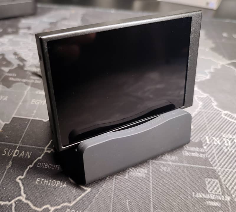 Turing、3.5インチのUSB接続IPSサブディスプレイ。テンプレートをゼロからデザインしよう 10